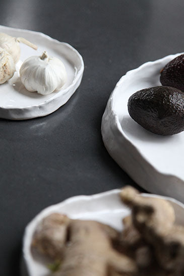 Handgefertigte Servierplatte LER aus Keramik, small